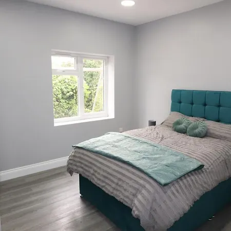 1 Bed Flat, Airport Pick, Drop Available Fibre Broadband, New, Washer Dryer, 10 Mins From City Centre Dartford Exterior photo