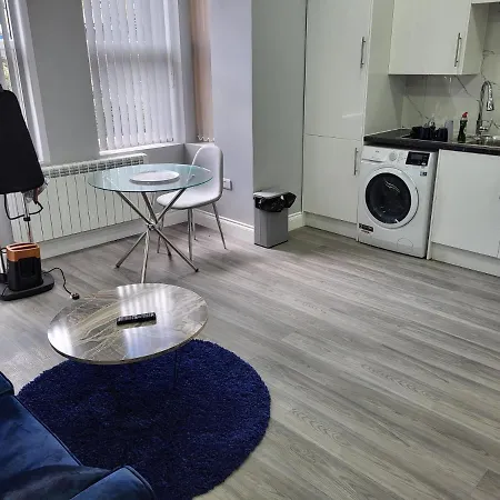 1 Bed Flat, Airport Pick, Drop Available Fibre Broadband, New, Washer Dryer, 10 Mins From City Centre Dartford Exterior photo