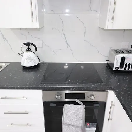 1 Bed Flat, Airport Pick, Drop Available Fibre Broadband, New, Washer Dryer, 10 Mins From City Centre Dartford Exterior photo